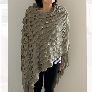 Anthropologie fringed knit poncho, size o/s